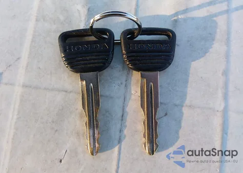 2000 Honda Civic Lx from USA, damaged, VIN 1HGEJ6674YL006485